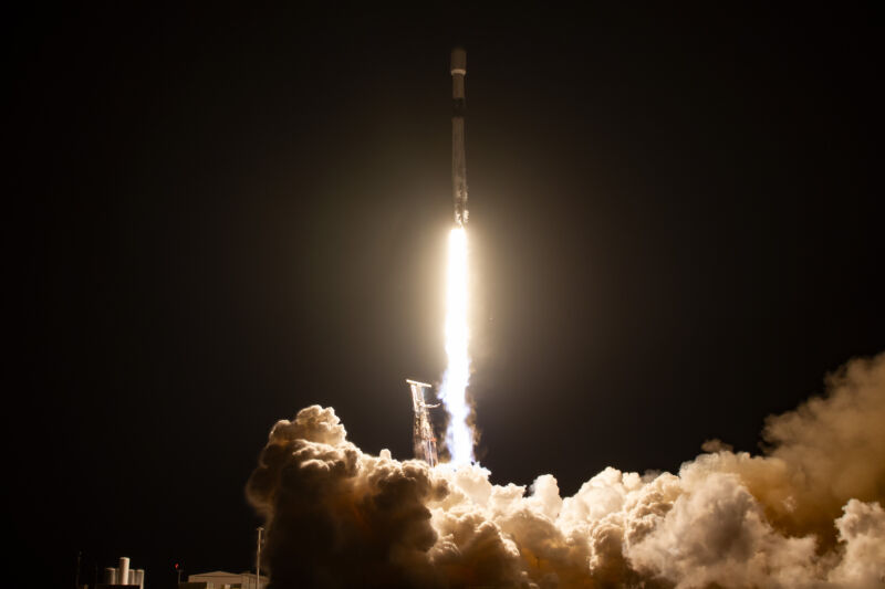 A Falcon 9 rocket launches 22 Starlink satellites from Vandenberg Space Force Base on Sunday.