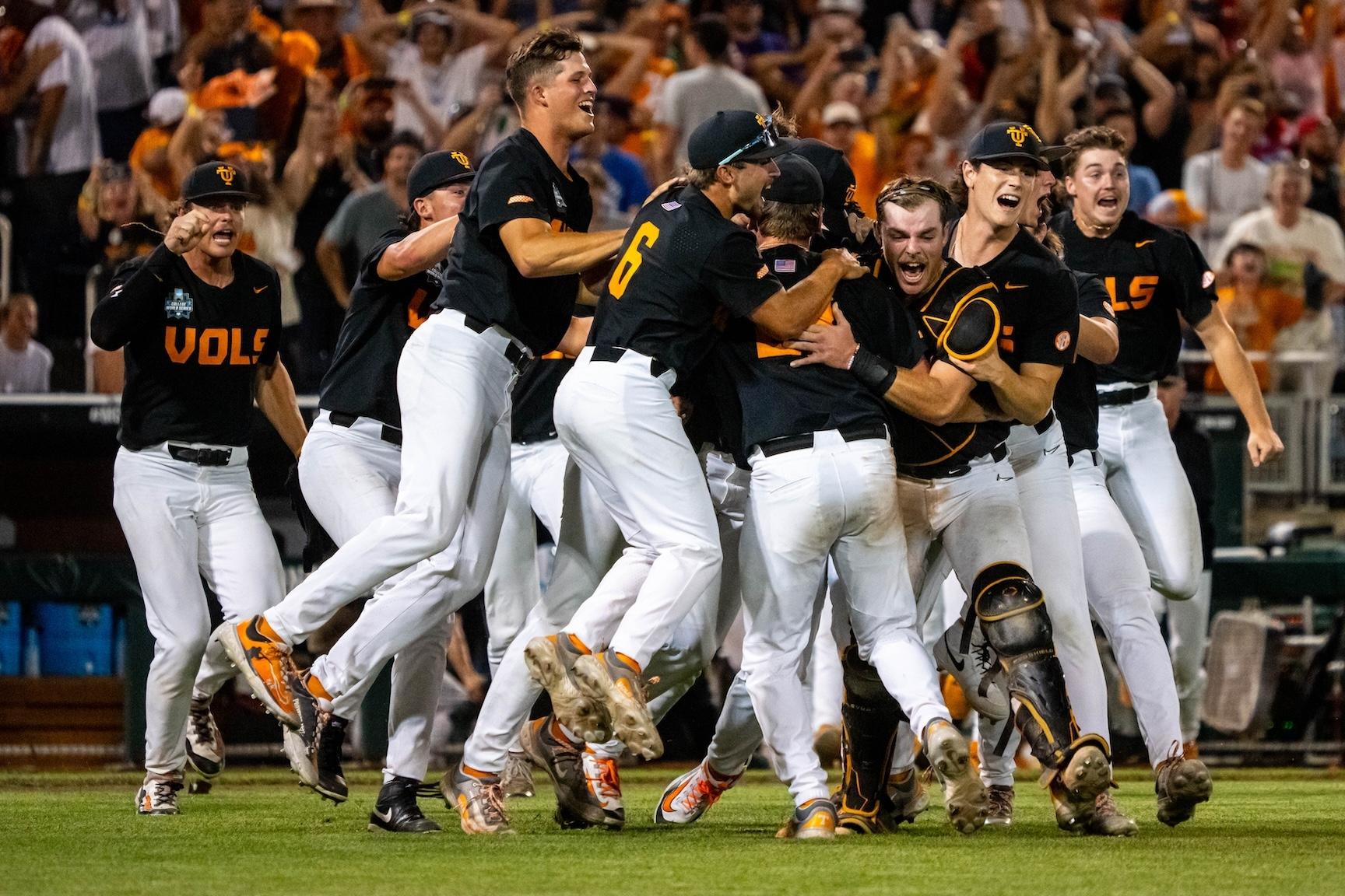 Tennessee celebrates Men's College World Series win